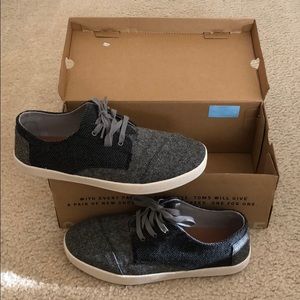 Toms Shoes